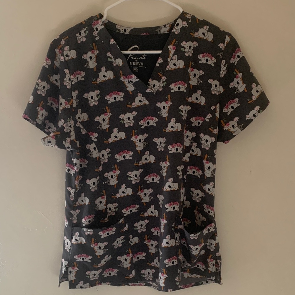 Cute Koala Scrub Top- Like New- Size M- Women’s